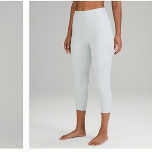 Lululemon Nulu crop size 6